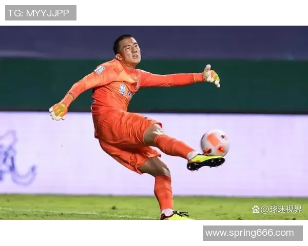 李玮锋：从绿茵场的铁血防线到足球教练的全新挑战与人生转型