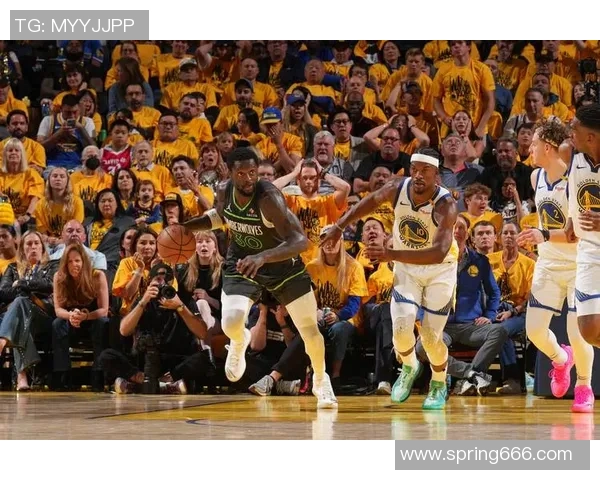 森林狼迎战独行侠争夺季后赛席位 双方实力对决引发球迷关注